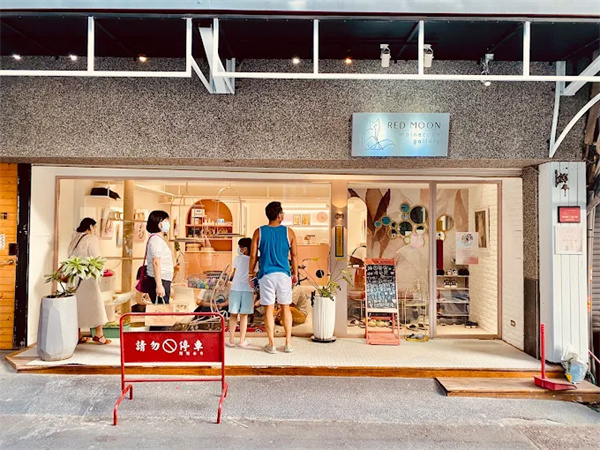 紅玥緬因貓咖啡藝廊