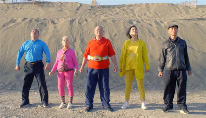 邀阿公阿嬤拍B級殭屍片